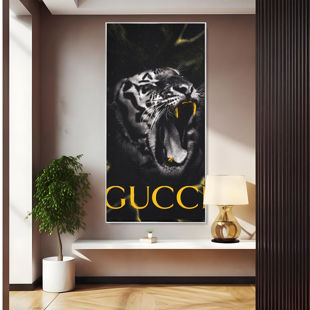 Tablou canvas cu tablou vertical cu tigru si text, in rama de aluminiu argintiu